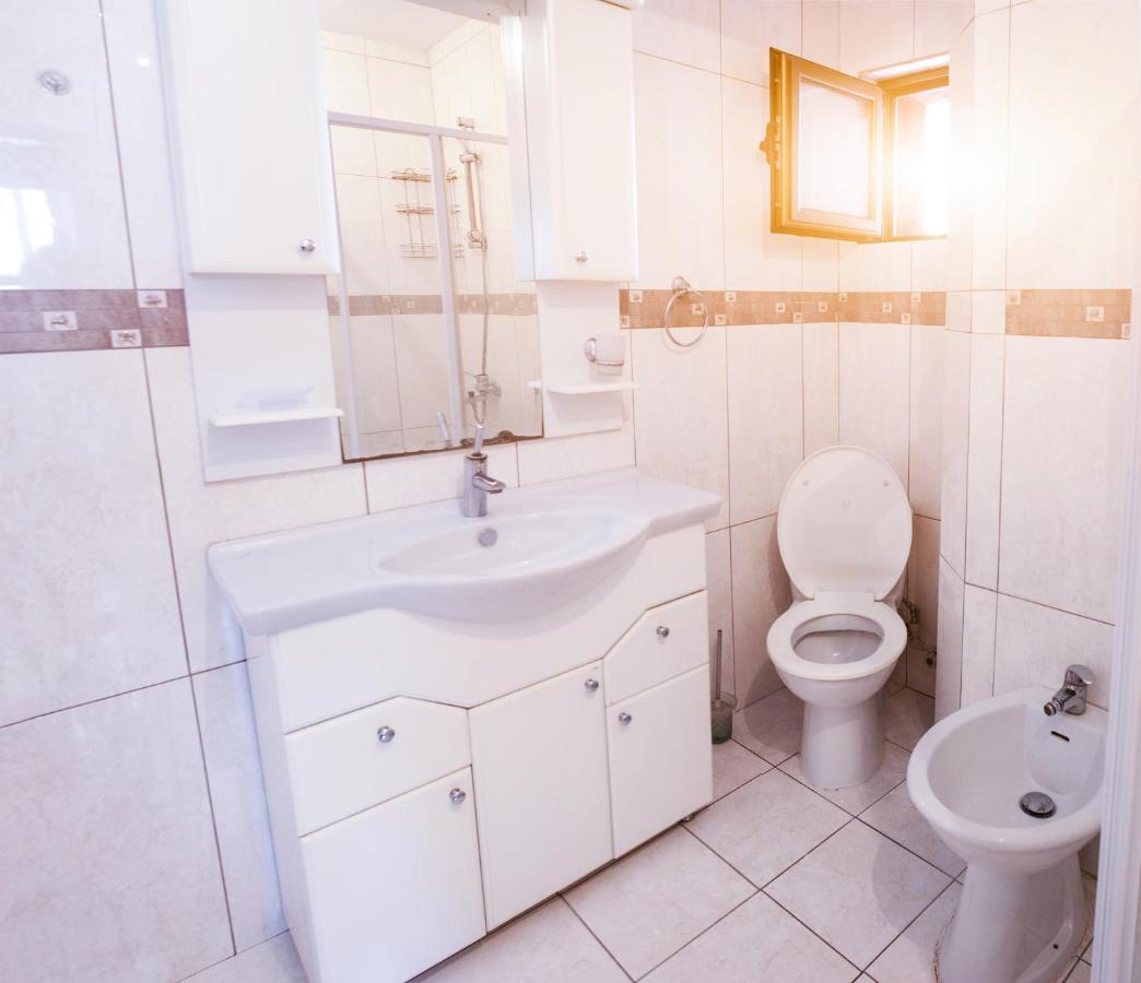 Universe Rooms & Apartments Skopje Ngoại thất bức ảnh