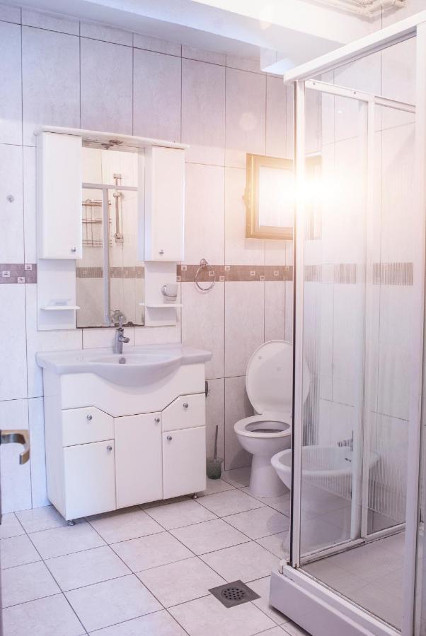 Universe Rooms & Apartments Skopje Ngoại thất bức ảnh